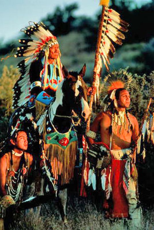Канадский индеец сканворд. Индейцы Канады. Индейцы Канады до Колумба. Индейцы Канады три буквы. Патагонцы народ.