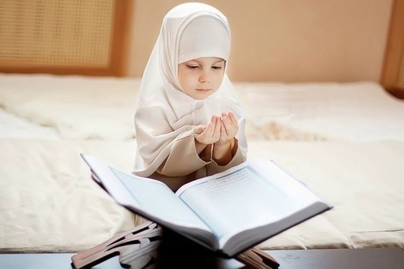 Молитва маленькой мусульманки
